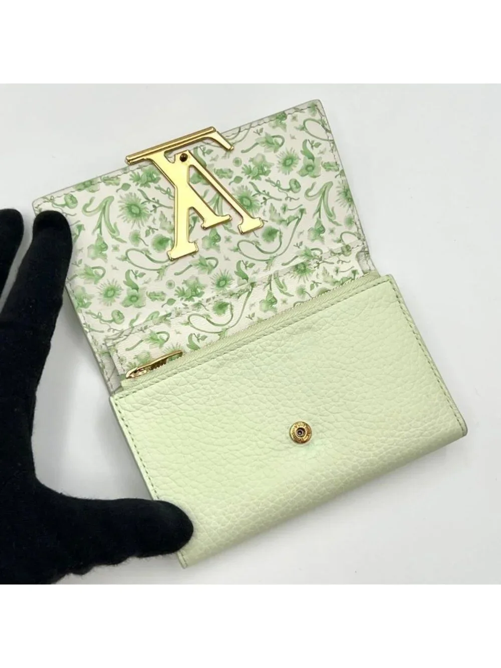 Louis Vuitton Taurillon Capucines Compact Green Trifold Wallet
